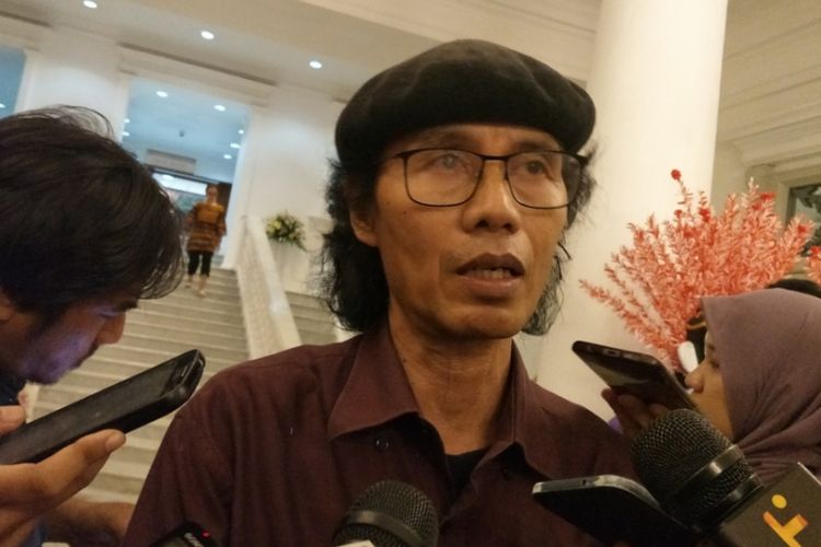 Ketua Komunitas Ciliwung Merdeka, Sandyawan Sumardi di Balai Kota DKI Jakarta, Selasa (21/11/2017).