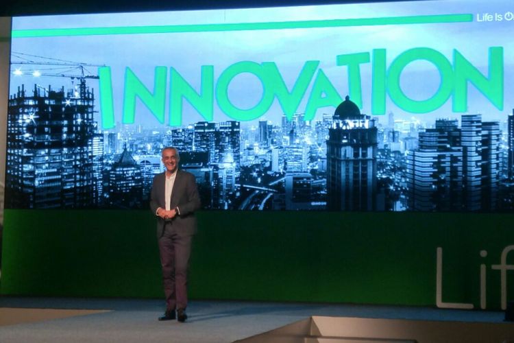 Country President Schneider Electric Indonesia Xavier Denoly berbicara dalam Innovation Summit 2018 Schneider Electric, di Jakarta, Rabu (18/4/2018)