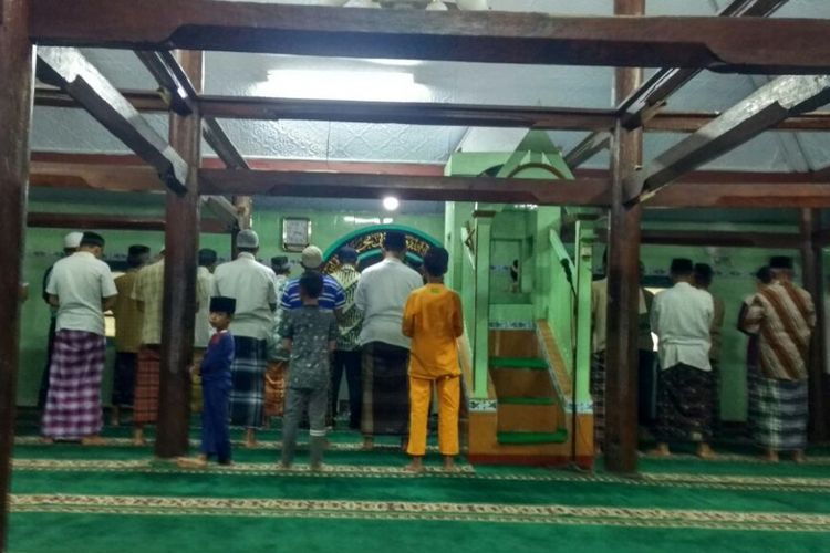 Masjid Jami Baitul Muttaqin salah satu masjid kuno di Desa Trasan Kecamatan Bandongan Kabupaten Magelang memiliki tradisi Selikuran setiap Ramadhan, Selasa (5/6/2018).