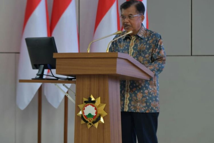 Wakil Presiden Jusuf Kalla memberi pembekalan kepada anggota TNI-Polri 