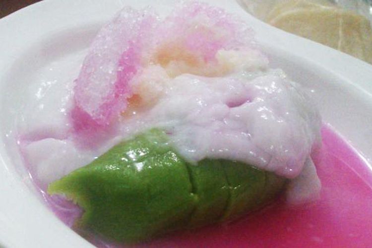 Es Pisang Ijo, makanan khas Makassar