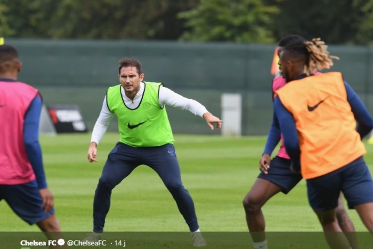 Frank Lampard ikut berlatih dengan para pemain Chelsea di Dublin.