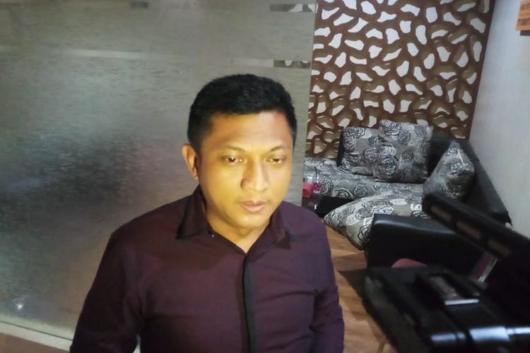 Kasat Reskrim Polrestabes Makassar AKBP Indratmoko saat diwawancara usai pemeriksaan Kepala Dinas Pendidikan Sulsel Irman Yasin Limpo, Rabu (19/6/2019).