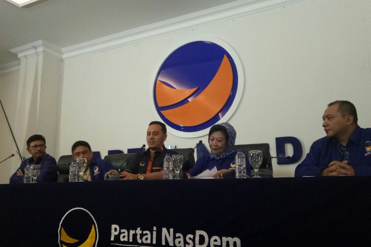 Partai Nasdem mengadakan konferensi pers terkait pernyataan Ketua Fraksi Nasdem Viktor Laiskodat yang diduga mengandung unsur ujaran kebencian di DPP Partai Nasdem, Senin (7/8/2017).