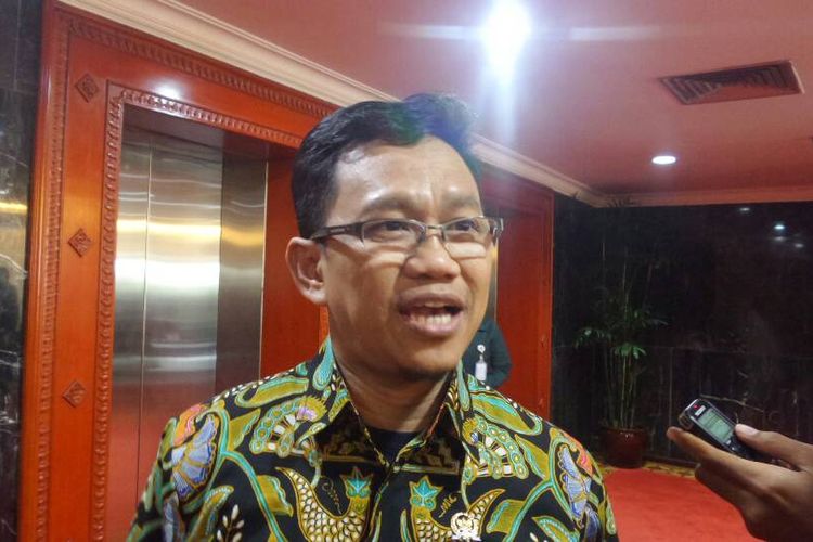 Sekretaris Fraksi Partai Persatuan Pembangunan (PPP) di DPR, Amir Uskara di Kompleks Parlemen, Senayan, Jakarta, Kamis (27/4/2017). 