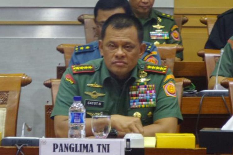 Panglima TNI Jenderal TNI Gatot Nurmantyo sebelum rapat kerja dengan Komisi I DPR, Senin (6/2/2017).