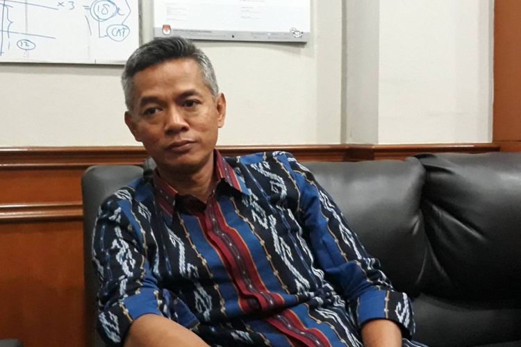 Komisioner KPU Wahyu Setiawan di kantor KPU, Menteng, Jakarta Pusat