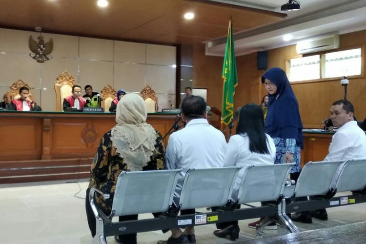 Bupati Bekasi Nonaktif Neneng Hasanah Yasin tengah menjalani persidangan Kasus Suap Proyek Perizinan Meikarta di Pengadilan Tipikor Bandung, Kota Bandung, Jawa Barat, Rabu (27/2/2019).