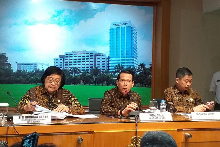 Badan Pemeriksaan Keuangan bersama Kementerian ESDM dan Kementerian LHK menyampaikan progress temuan BPK soal masalah lingkungan oleh PT Freeport Indonesia di kantor BPK, Jakarta, Rabu (19/12/2018).