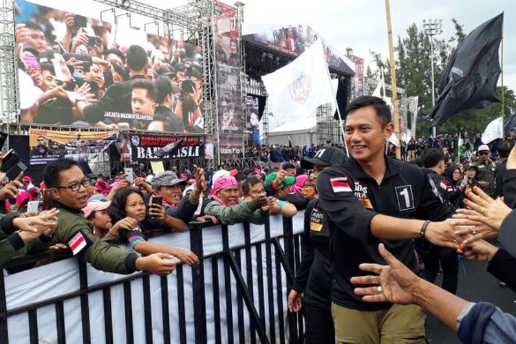 Calon gubernur DKI Agus Harimurti Yudhoyono di GOR Soemantri Brojonegoro, Kuningan, Jakarta Selatan. Sabtu (11/2/2017)