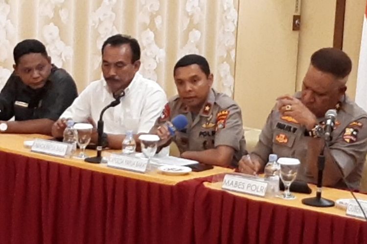 Kapolda Papua Barat, Brigjen Pol Drs. Herry Rudolf Nahak, dalam konfrensi pers, Selasa (20/8/2019) malam.