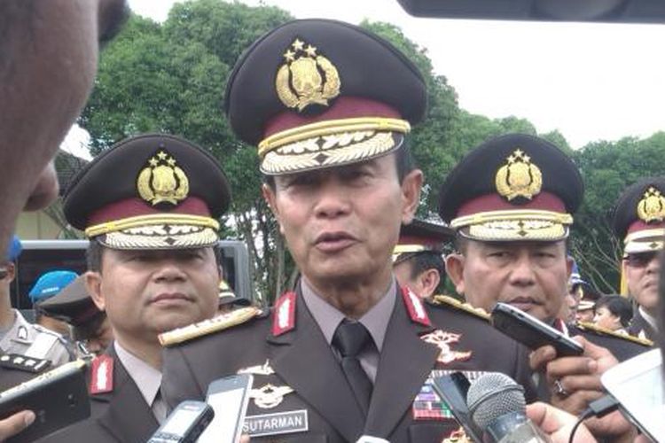 Jenderal Pol Sutarman saat menjabat Kepala Kepolisian Republik Indonesia, saat ditemui di Lapangan Sekolah Pembentuka Perwira (Setukpa), Jalan Bhayangkara, Sukabumi, Jawa Barat, Rabu (19/11/2014). 