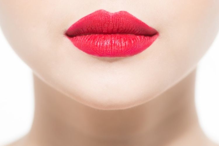 Bibir dan lipstik