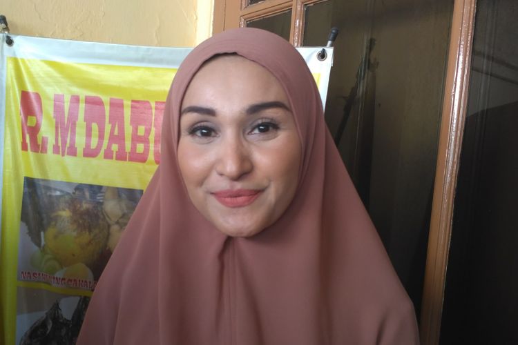 Artis peran Rita Hasan saat ditemui di rumah makan miliknya di kawasan Condet, Jakarta Timur, Selasa (11/9/2018).