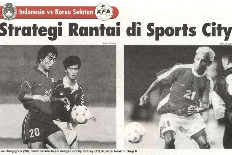 Halaman Tabloid BOLA edisi Selasa, 17 Oktober 2000, yang memuat preview laga Indonesia vs Korea Selatan di Piala Asia 2000. Tampak di sebelah kanan adalah foto Rochy Putiray saat masih membela timnas Merah Putih.