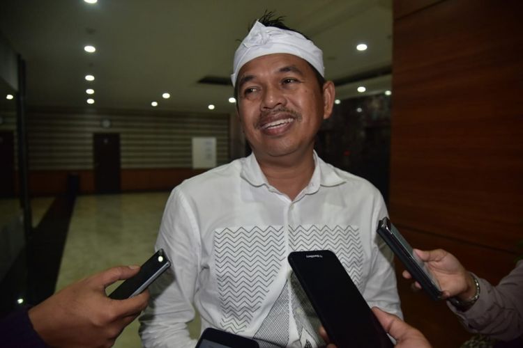 Ketua Tim Kampanye Daerah Jokowi-Maruf Amin Jawa Barat, Dedi Mulyadi usai rapat koordinasi di Bandung, Jumat (1/3/2019) malam.