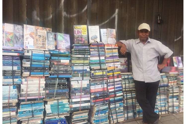 Agus Darmanto, pedagang buku Kwitang, Senen, Jakarta Pusat, Selasa (3/9/2019).