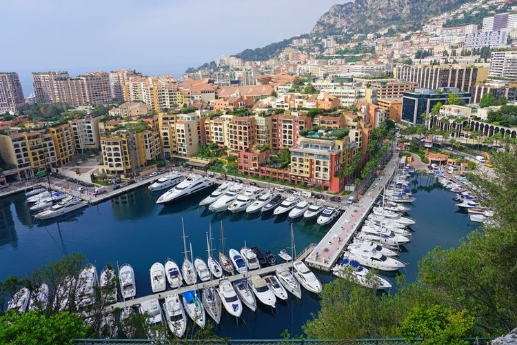 Tampak sejumlah perahu yang berlabuh di Port de Fontvieille, Monako.