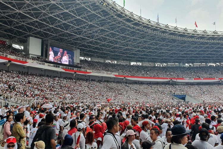 Kampanye Jokowi-Maruf bertajuk Konser Putih Bersatu di Stadion Gelora Bung Karno, Jakarta, Sabtu (13/4/2019).