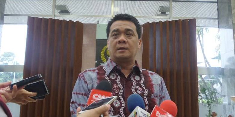 Wakil Ketua Komisi II DPR Ahmad Riza Patria di Kompleks Parlemen, Senayan, Jakarta, Senin (8/5/2017).