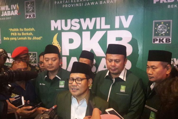 Ketua Umum Partai Kebangkitan Bangsa, Muhaimin Iskandar mengkritik pemerintah terkait kelangkaan yang dibarengi meroketnya harga garam.