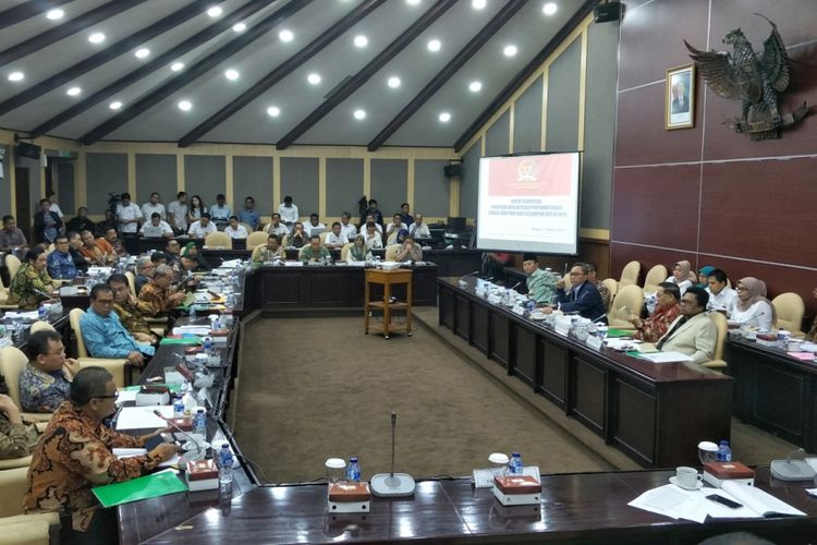 Rapat Gabungan Pimpinan MPR dengan Pimpinan Fraksi dan Pimpinan Kelompok DPD di Kompleks Parlemen, Senayan, Jakarta, Rabu (21/3/2018).