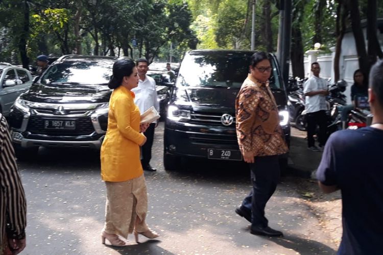 Ketua Umum Partai Golkar Airlangga Hartarto di Jalan Teuku Umar, Jakarta Pusat, Jumat (15/6/2018).