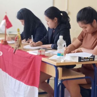 Tim Debat Indonesia meraih posisi 28 dunia pada World School Debating Championship (WSDC) 2018.
