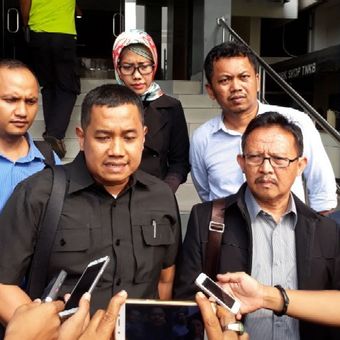 Partai Keadilan dan Persatuan Indonesia (PKPI) akan melaporkan komisioner Pemilihan Umum (KPU) Hasyim Asyari, ke Polda Metro Jaya, Senin (16/4/2018).