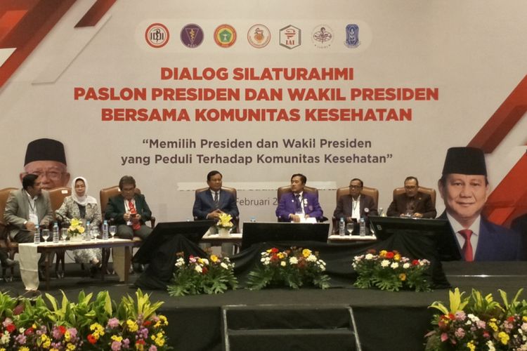 Calon wakil presiden nomor urut 02 Prabowo Subianto saat menghadiri acara dialog silaturahim bersama komunitas kesehatan di Hotel Bidakara, Jakarta Selatan, Kamis (28/2/2019).