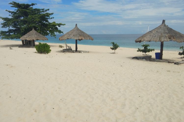 Obyek wisata Pantai Mananga Aba di Kabupaten Sumba Barat Daya, Nusa Tenggara Timur (NTT).