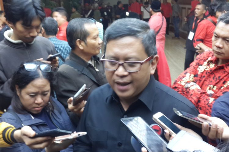 Sekretaris Jenderal DPP PDI Perjuangan Hasto Kristiyanto dalam rapat konsolidasi partai di Hotel Ijen Suites, Kota Malang, Minggu (10/9/2017).