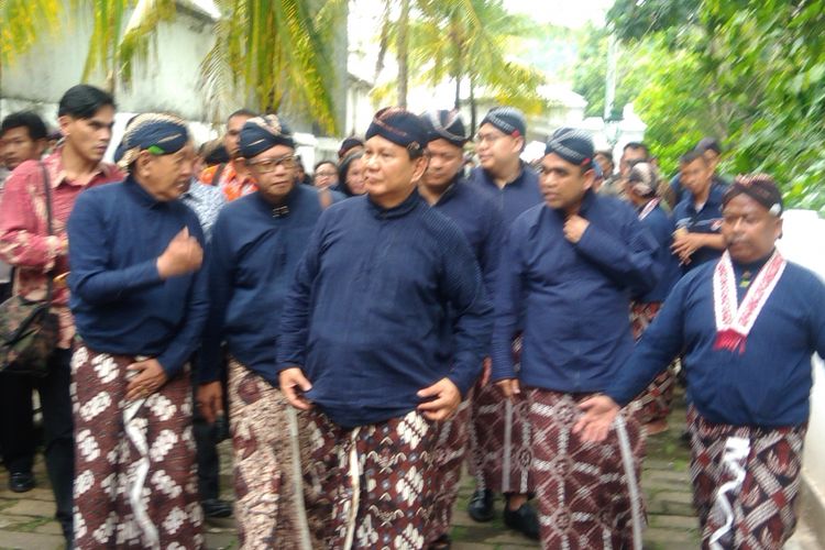 Ketua Umum Gerindra Prabowo saat di makam Raja Imogiri, Bantul, Yogyakarta