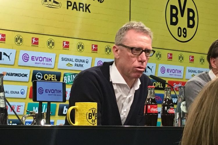 Peter Stoeger ditunjuk menjadi pelatih Borussia Dortmund pada Minggu (10/12/2017).