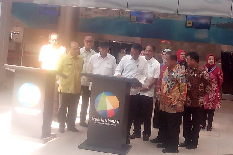  Presiden Joko Widodo (Jokowi) meresmikan pengembangan terminal Bandara Depati Amir Kota Pangkalpinang, Provinsi Kepulauan Bangka Belitung, Kamis (14/3/2019).