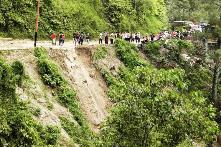 BBMKG Wilayah I Medan menyatakan, 13 kabupaten di Sumut berpotensi akan menghadapi bencana longsor