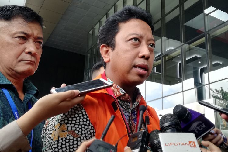 Mantan Ketua Umum PPP Romahurmuziy memenuhi panggilan pemeriksaan di Gedung Merah Putih Komisi Pemberantasan Korupsi (KPK), Jakarta, Jumat (22/3/2019).
