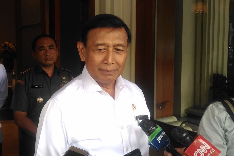 Menteri Koordinator Bidang Politik, Hukum, dan Keamanan (Menko Polhukam) Wiranto, di kantor Kemenko Polhukam, Jakarta Pusat, Senin (29/4/2019). 