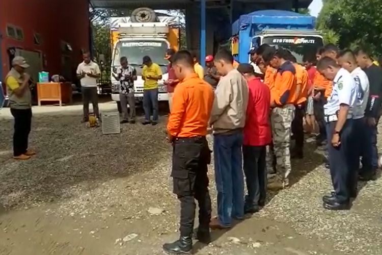 Pemerintah kabupaten luwu timur, sulawesi selatan mengirimkan bantuanlogistik kepada korban banjir d kabupaten Gowa dan kabupaten Jeneponto, bantuan dikirmkan sebanyak 5 truk yang dilepas di halaman kantor BPBD Luwu Timur, Selasa (05/02/2019)