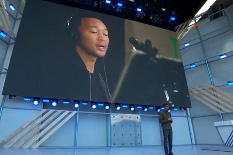 John Legend saat melakukan perekaman suara untuk mengisi salah satu suara Google Assistant yang dipresentasikan oleh CEO Google, Sundar Pichai.