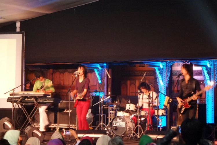 T-Koes Band tampil dalam pertunjukkan musik yang digelar di Bentara Budaya Jakarta (BBJ), Jakarta Pusat, Kamis (18/1/2018).