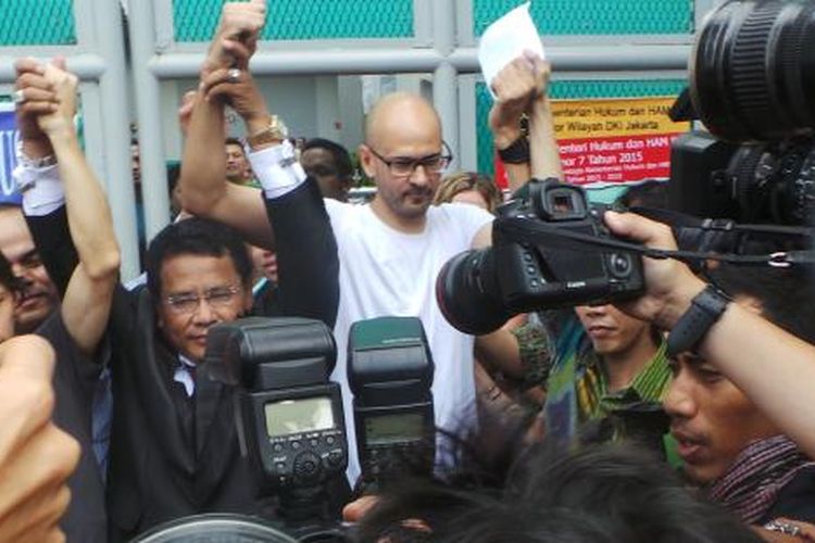 Guru Jakarta International School (JIS) Neil Bantleman usai dibebaskan dari Rutan Cipinang, Jakarta Timur, Jumat (14/8/2015).