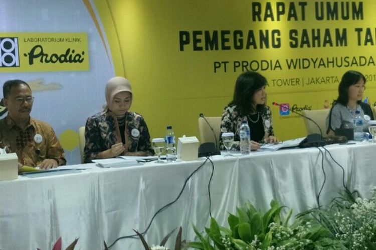 Jajaran Direksi PT Prodia Widyahusada saat melaksanakan RUPST di Prodia Tower, Jakarta, Senin (7/5/2018).