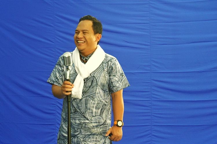 Vokalis grup musik Wali Band, Faank saat diabadikan di pembuatan video klip Kuy Hijrah di kawasan Cilandak, Jakarta Selatan, Selasa (16/4/2019).