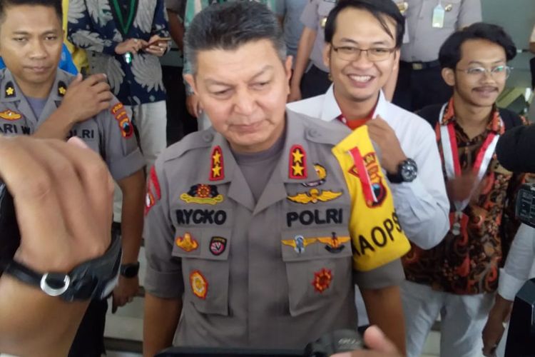 Kapolda Jawa Tengah Irjen Pol Rycko Amelza Dahniel saat ditemui awak media di lobi kantor Mapolda Jateng, Rabu (18/9)