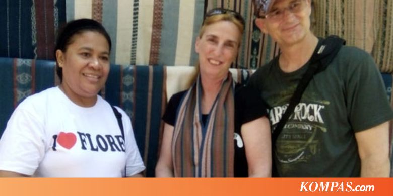 Pesona Kain Tenun Ikat Tradisonal Sikka Menghipnotis Wisatawan