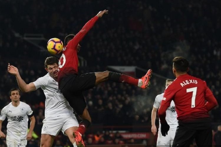 Laga Man United vs Burnley berakhir imbang 2-2 dalam lanjutan Liga Inggris di Stadion Old Trafford, 29 Januari 2019. Ole Gunnar Solskjaer gagal perpanjang rekor kemenangan. 