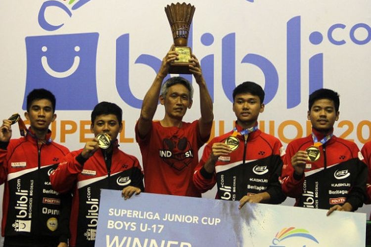 Tim putra PB Djarum Kudus U-17 berhasil menjadi juara pada Blibli.com Superliga Junior 2017 yang diselenggarakan di GOR Djarum, Magelang, Sabtu (9/12/2017) malam.
