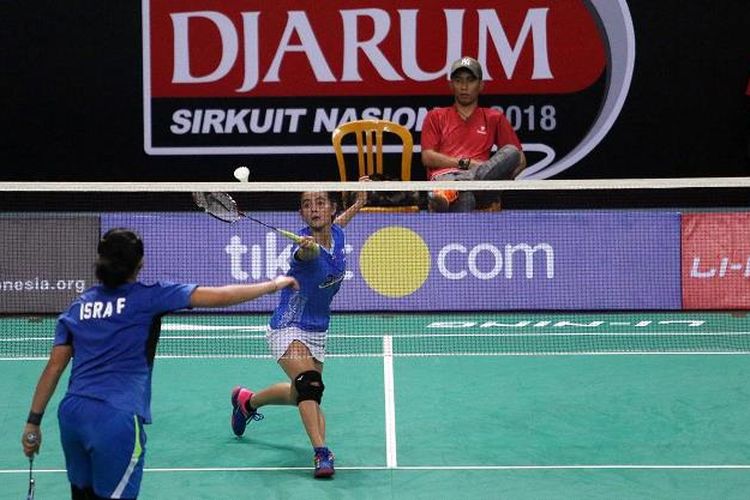 Pada nomor tunggal dewasa putri, Silvi Wulandari (Berkat Abadi Barjarmasin) berhasil merebut tiket semi final setelah menang atas Isra Faradilla (Indojaya Kendari) dengan straight game langsung 21-12, 21-12.
