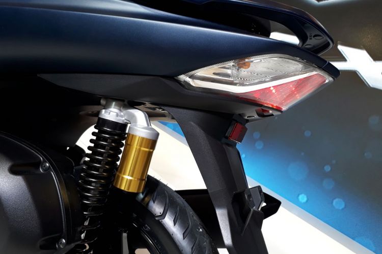 Suspensi dengan sub-tank, ada di Yamaha Lexi tipe S.